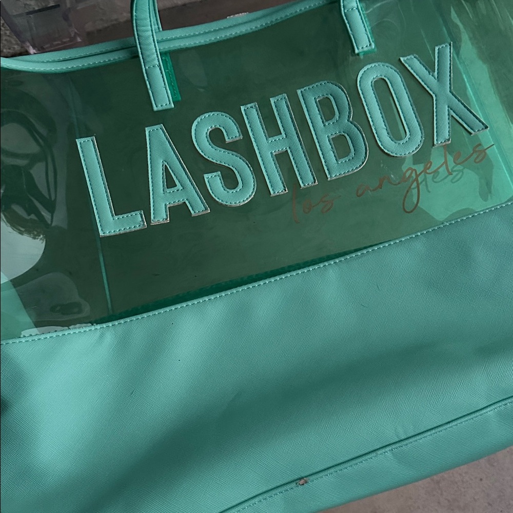 LBLA Vacation Tote XL-Lashbox LA luxury vegan leather & PVC bag-used few times - Picture 15 of 16